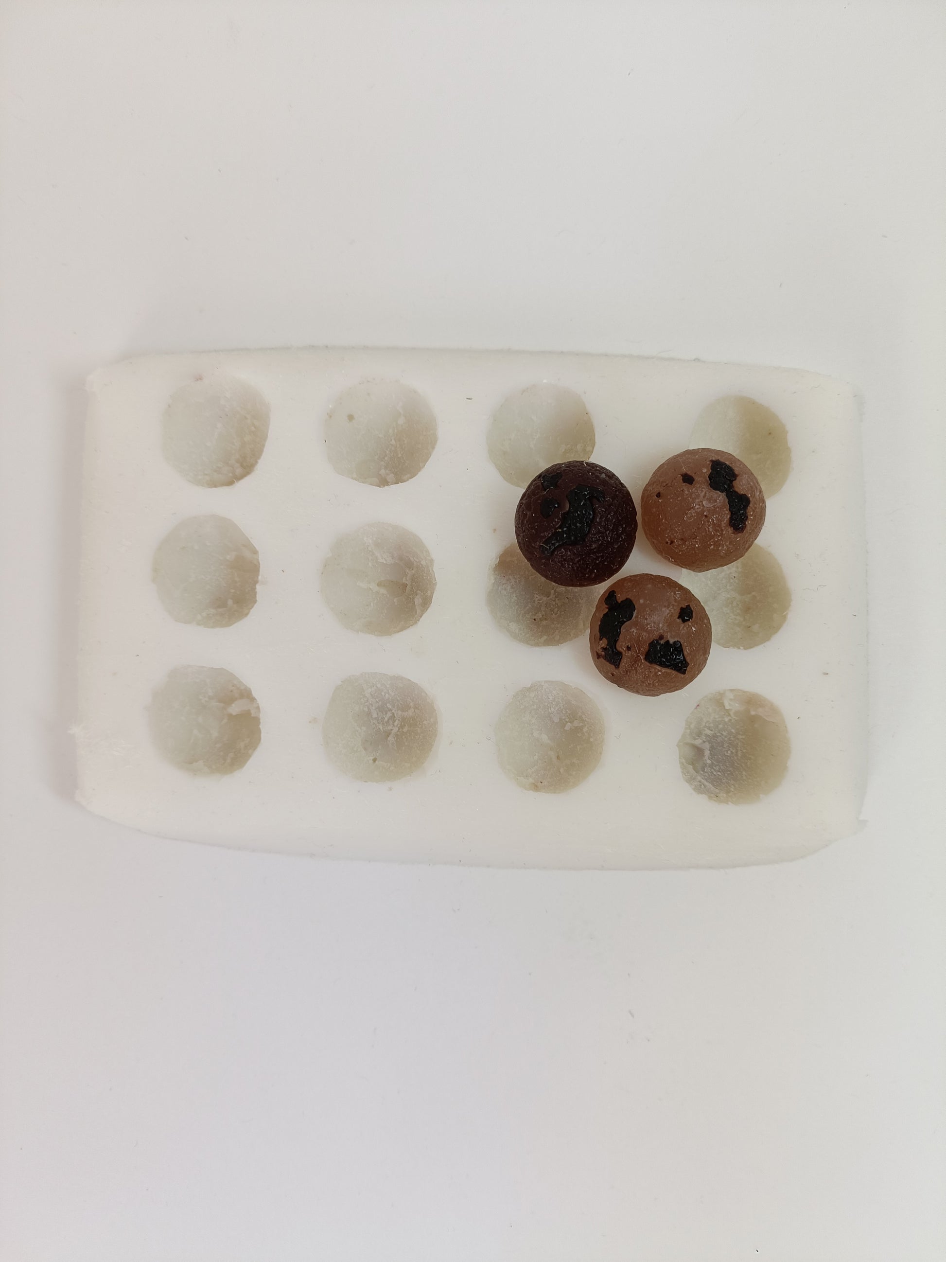 Molde de silicona con forma de mini galletas de chocolate 