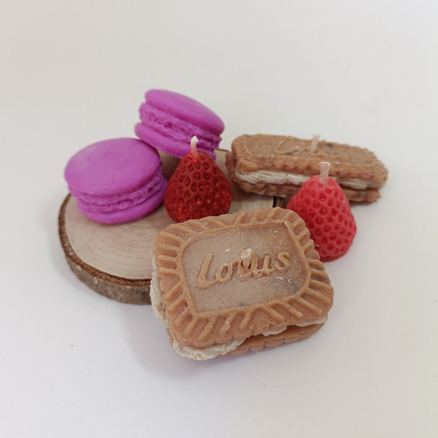 Pack de 6 velas: galletas lotus, fresas y macarrons